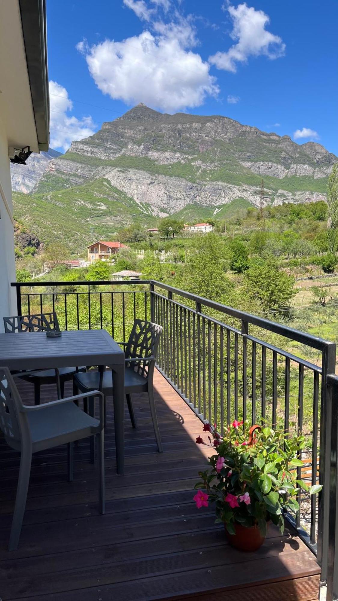 Hotel Davids Koman Екстер'єр фото